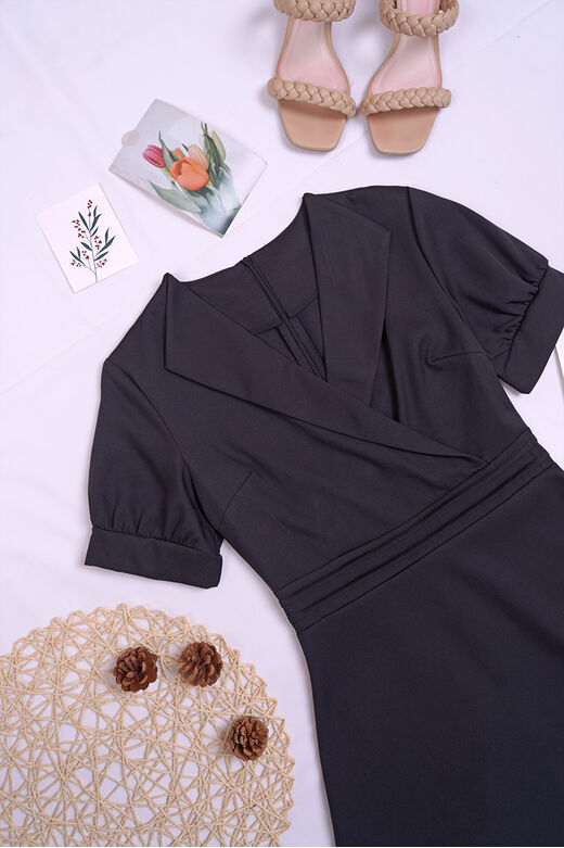 Front Fold Over V Neck Cuff Sleeve Waist Pleated Frill Hem Dress (Black)